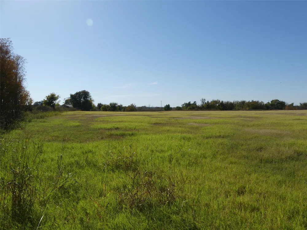 1 Farm Market 1749 Forestburg, TX 76239
