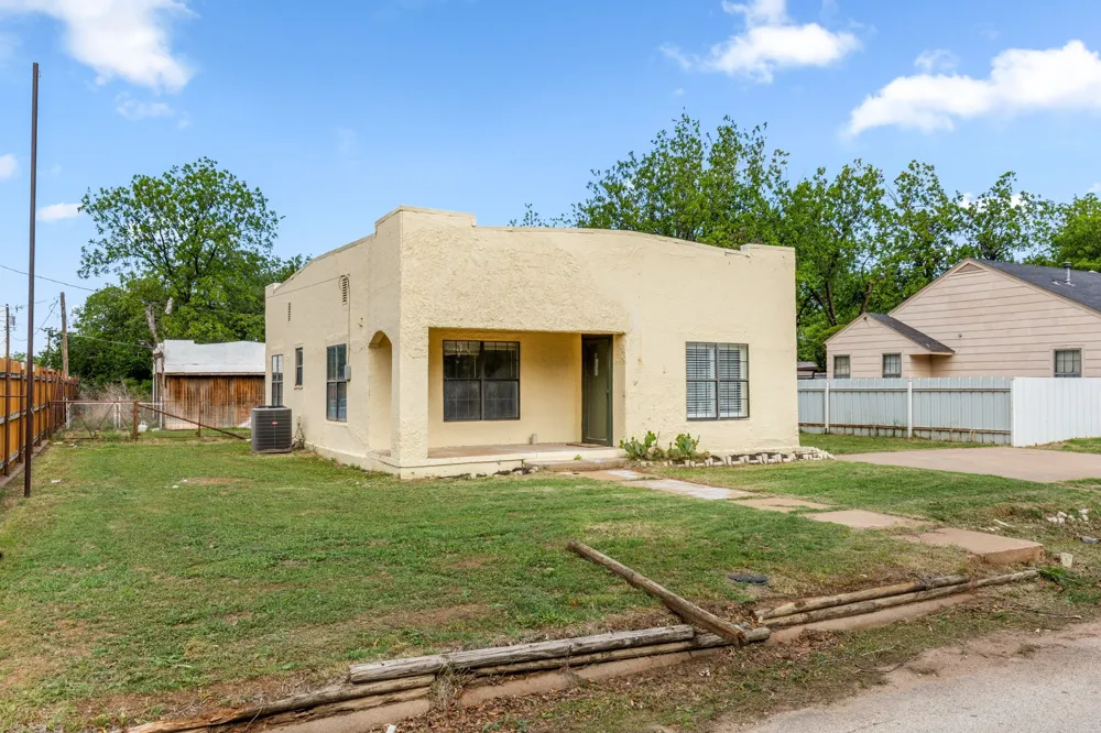 707 River Street Seymour, TX 76380