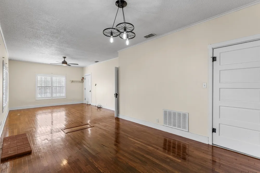 707 River Street Seymour, TX 76380