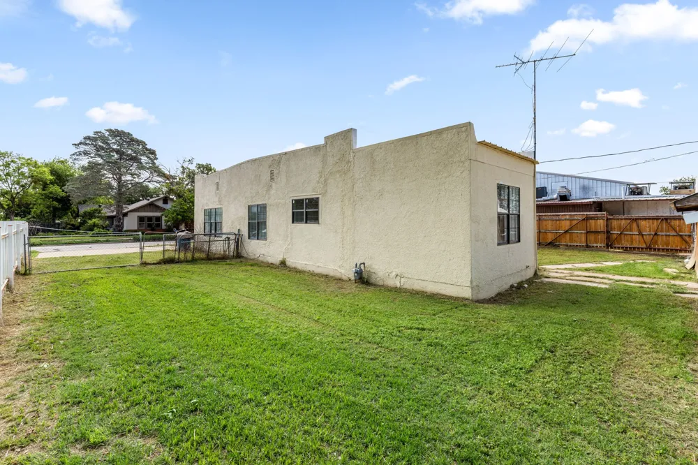 707 River Street Seymour, TX 76380