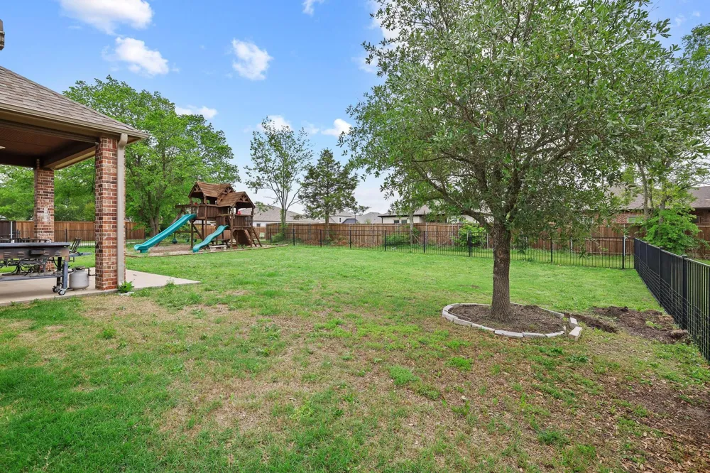 603 E Saunders Street Trenton, TX 75490