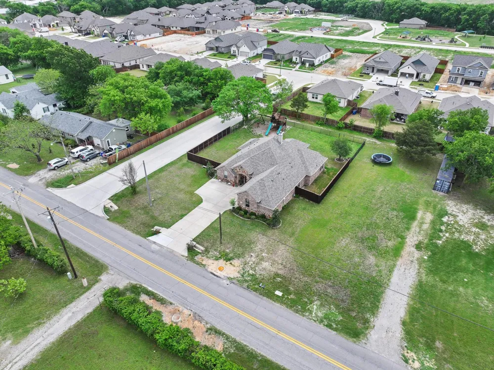 603 E Saunders Street Trenton, TX 75490