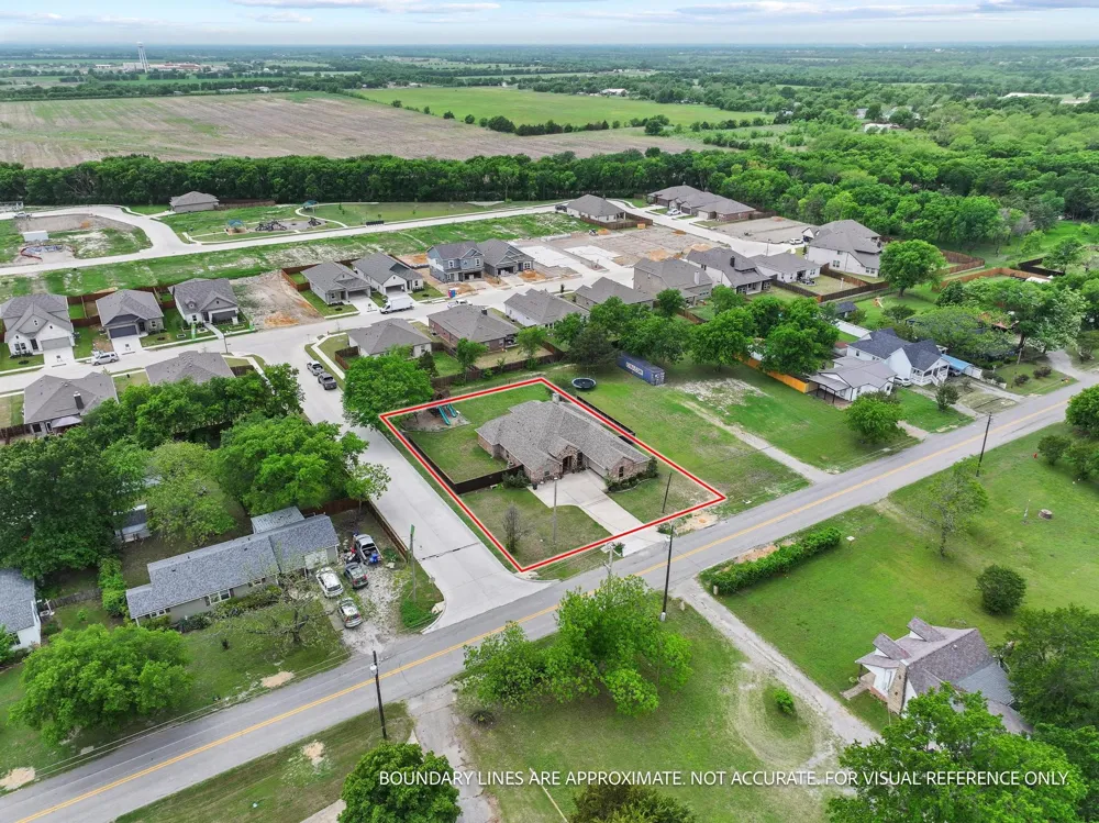 603 E Saunders Street Trenton, TX 75490