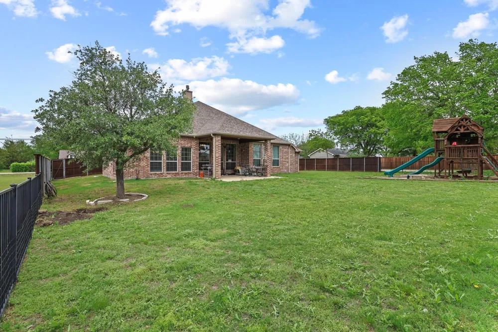 603 E Saunders Street Trenton, TX 75490