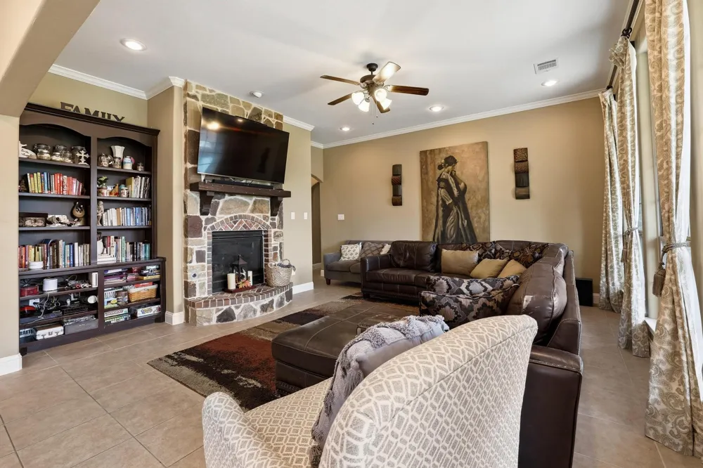 603 E Saunders Street Trenton, TX 75490