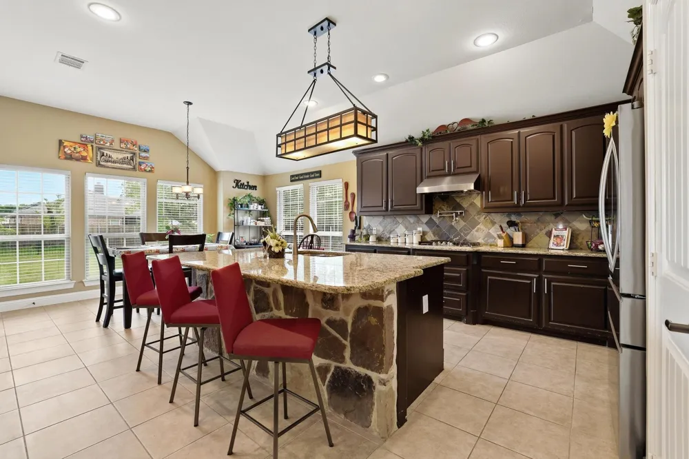 603 E Saunders Street Trenton, TX 75490