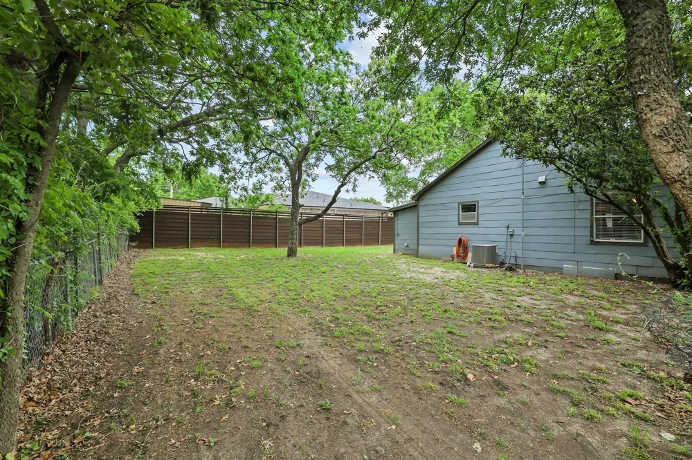 312 E Saunders Street Trenton, TX 75490