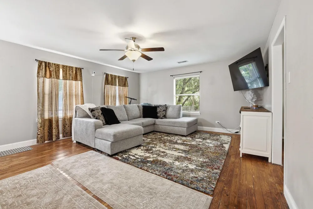 312 E Saunders Street Trenton, TX 75490