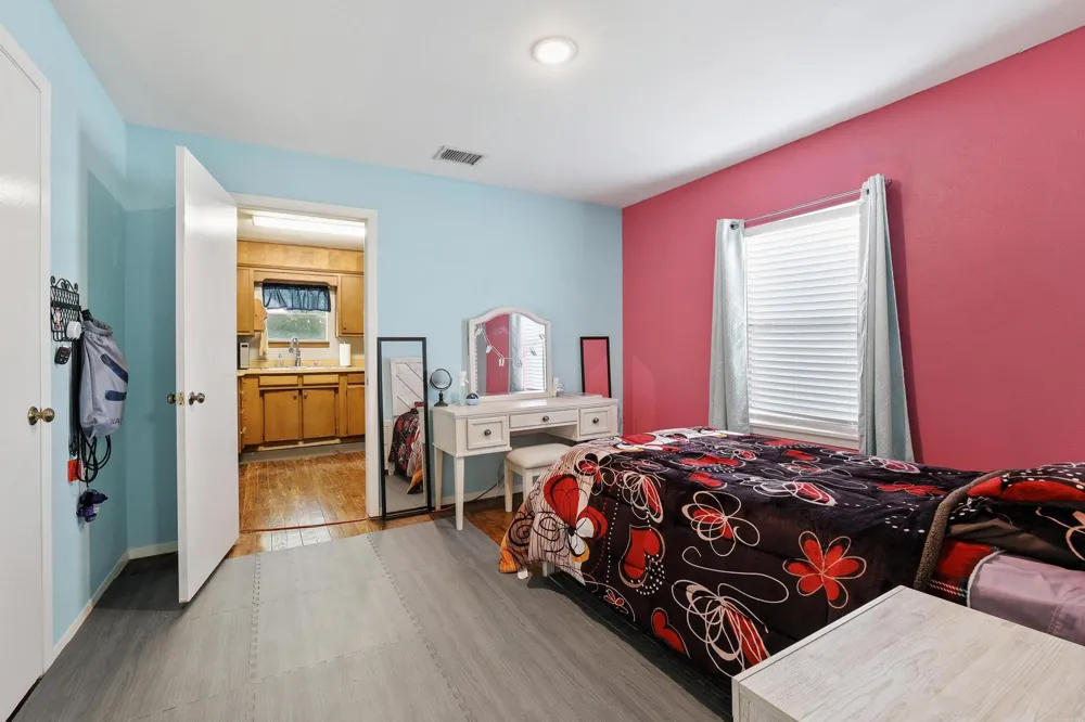 312 E Saunders Street Trenton, TX 75490