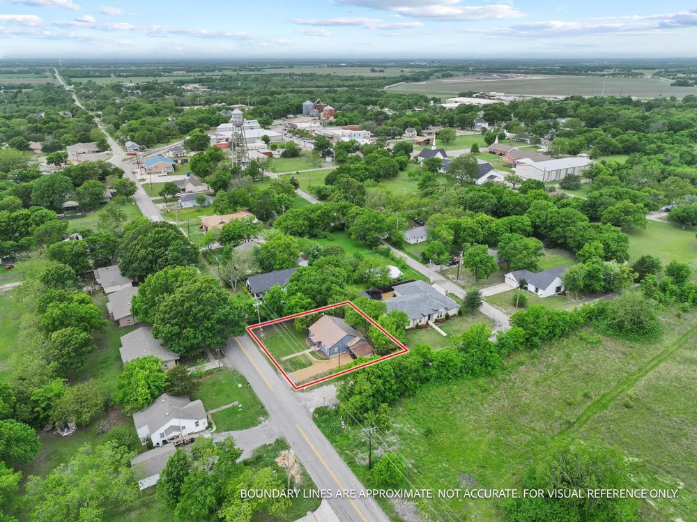 312 E Saunders Street Trenton, TX 75490