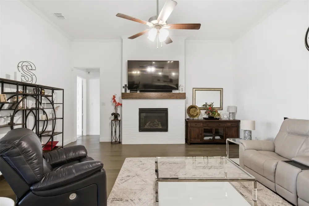 6008 Glenwood Drive Joshua, TX 76058