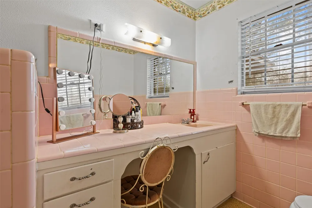 119 Mimosa Ore City, TX 75683