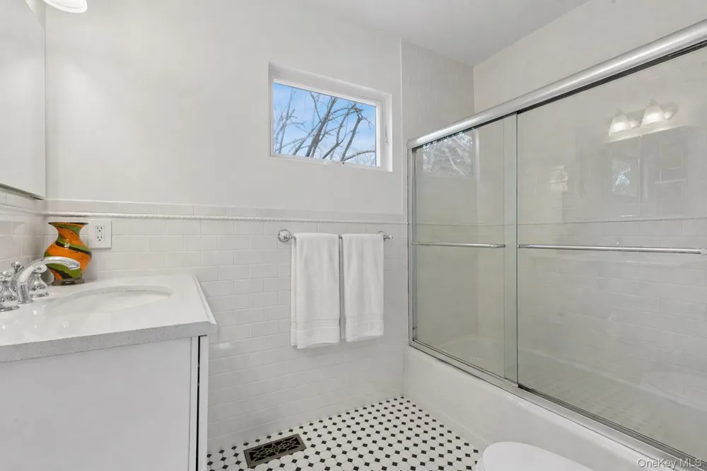 2 Acorn Path Quogue, NY 11942