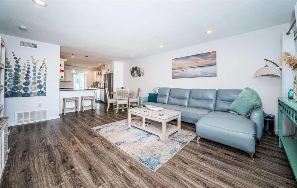 2 CAUSEWAY BOULEVARD #208 Dunedin, FL 34698