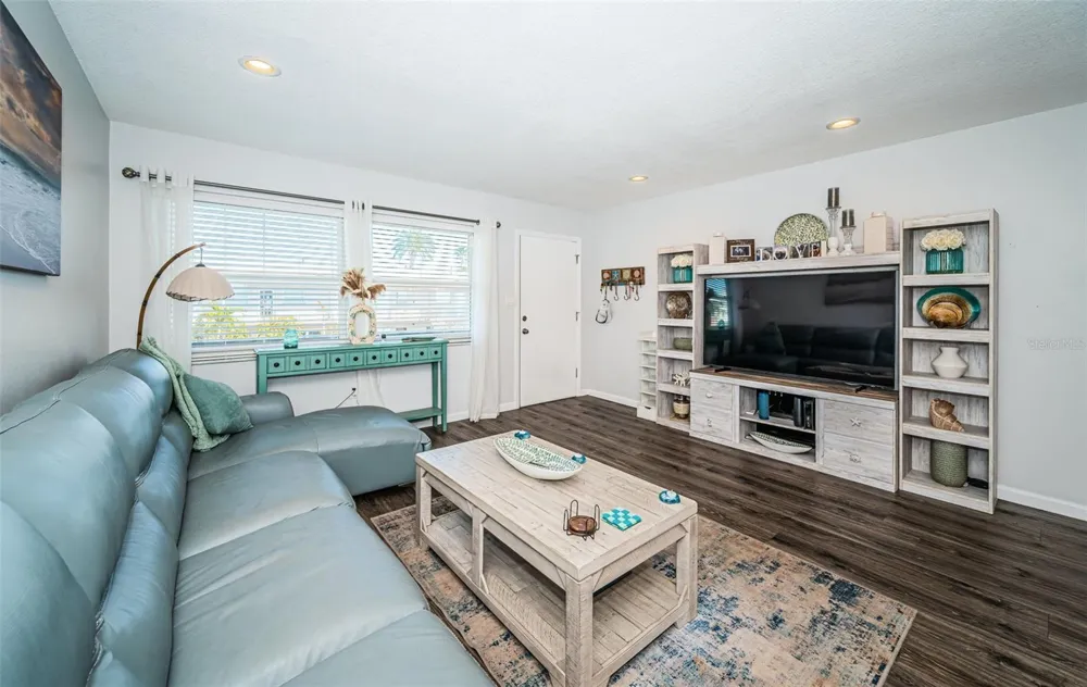 2 CAUSEWAY BOULEVARD #208 Dunedin, FL 34698