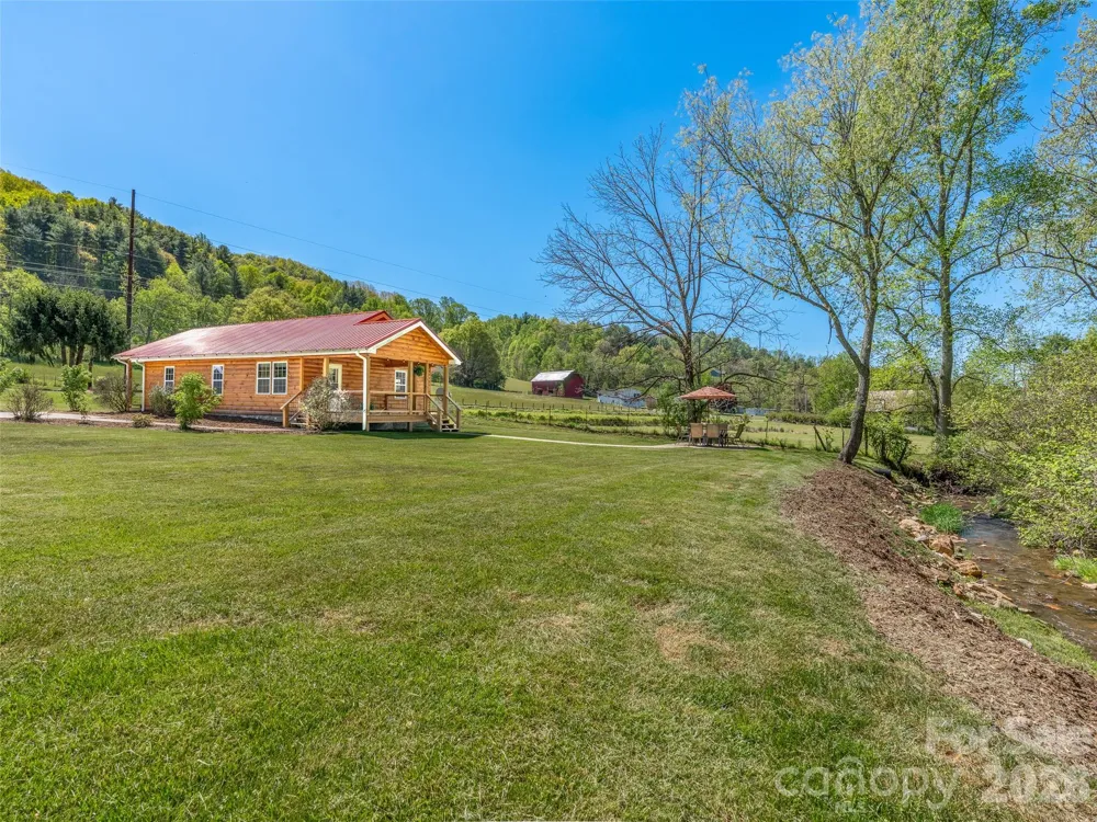 5881 US 23 Highway Mars Hill, NC 28754