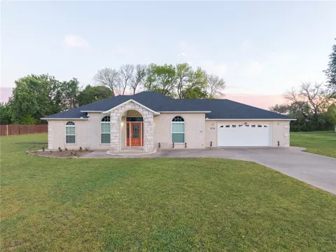 1712 Broaddrick Lane