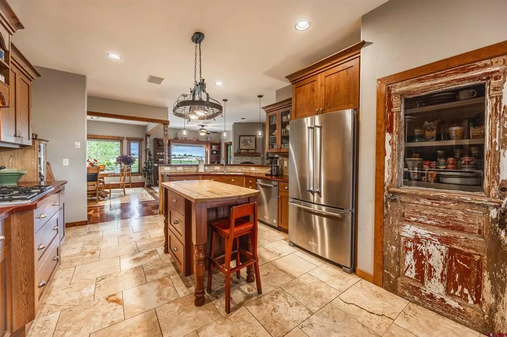 5184 6000 ROAD Olathe, CO 81425