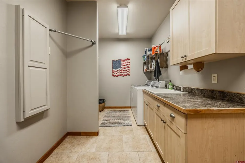 5184 6000 ROAD Olathe, CO 81425