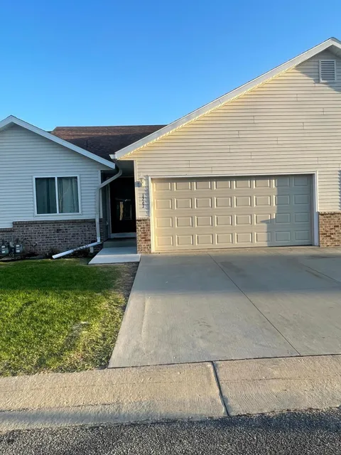 1267 Sundance Court NE