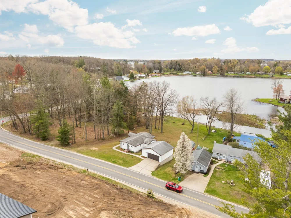 20041 E Chippewa Lake Drive Evart, MI 49631