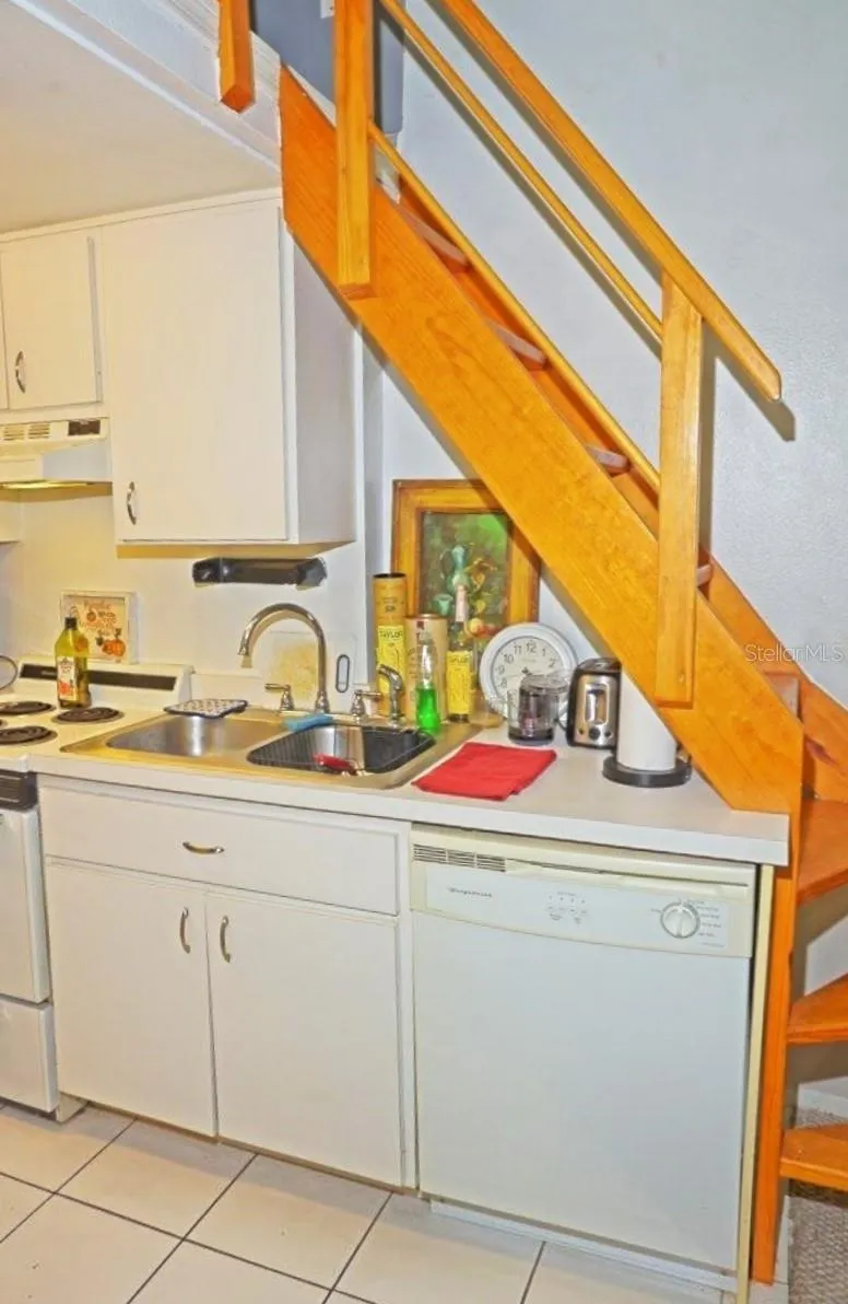 20857 HAULOVER COVE #B14 Lutz, FL 33558