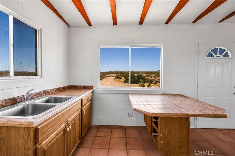 60650 Winters Landers, CA 92285