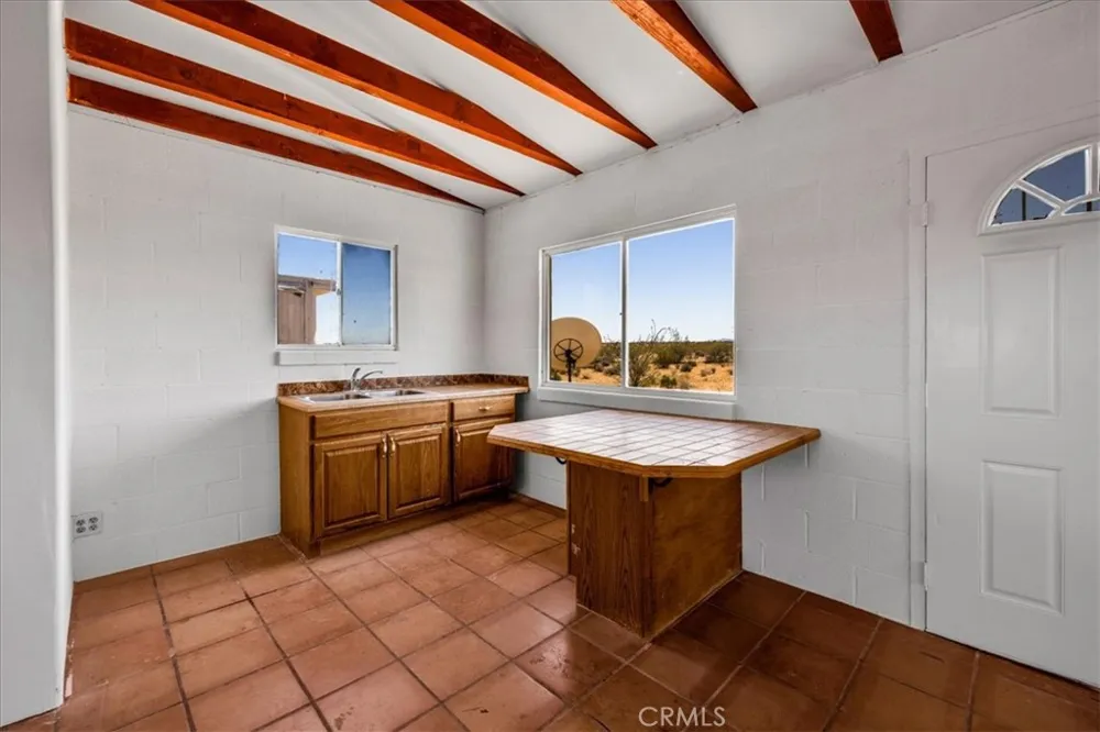 60650 Winters Landers, CA 92285