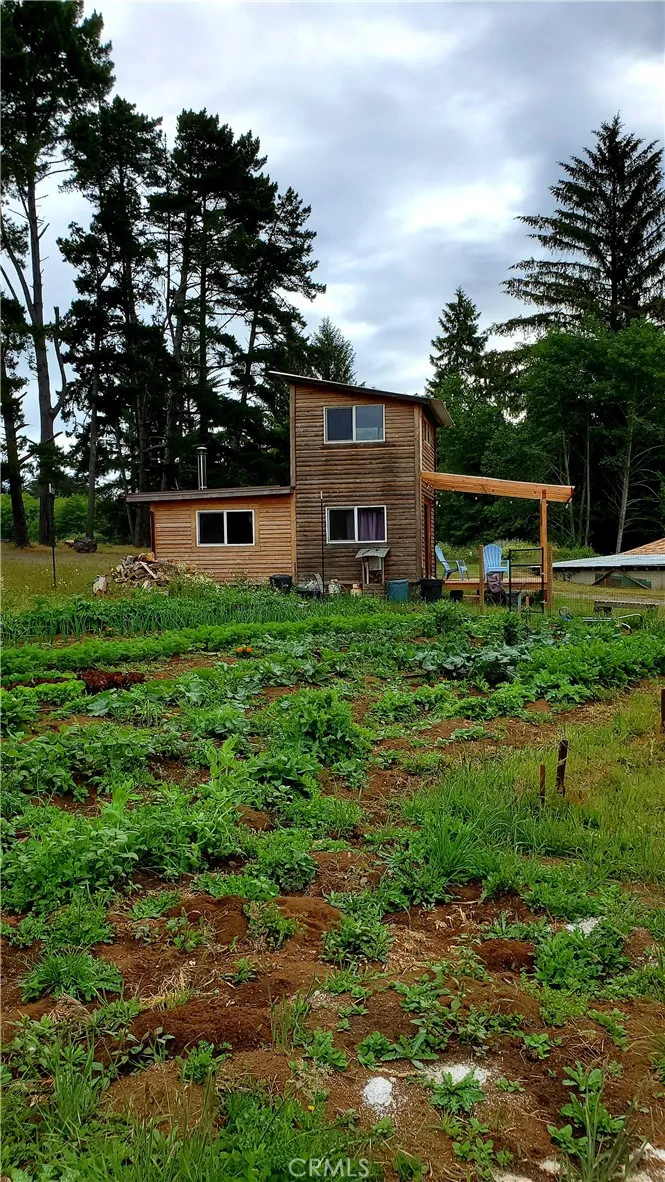 4415 Woods Lane Mckinleyville, CA 95519