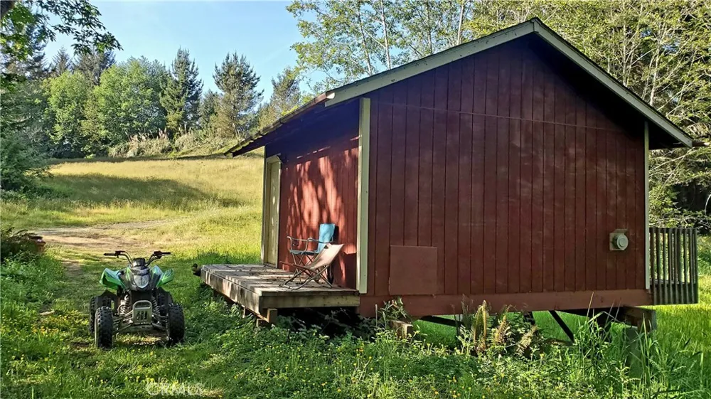 4415 Woods Lane Mckinleyville, CA 95519