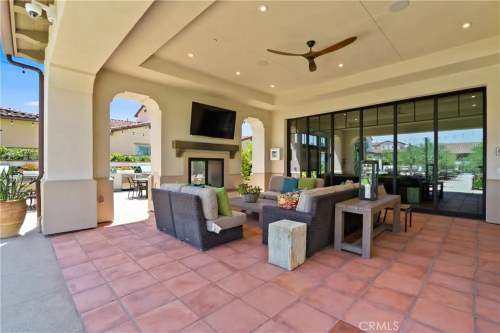 10902 Flora Park Way Cypress, CA 90720