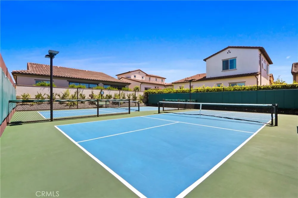 10902 Flora Park Way Cypress, CA 90720