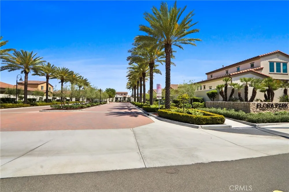10902 Flora Park Way Cypress, CA 90720