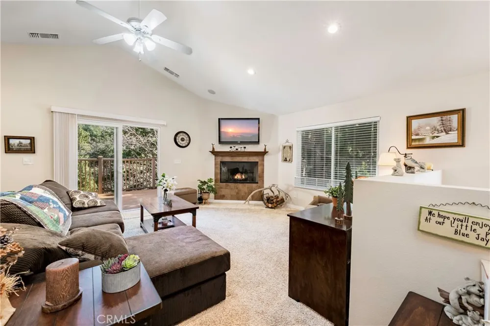 26780 Ca-189 Twin Peaks, CA 92391