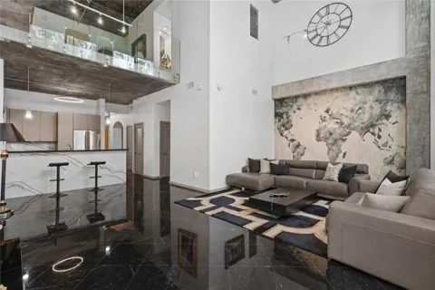 840 E Green #305