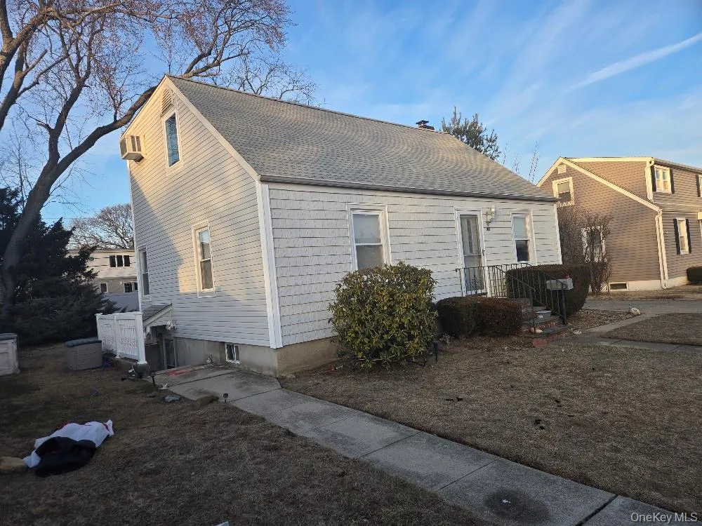 12 Carson Street Bethpage, NY 11714