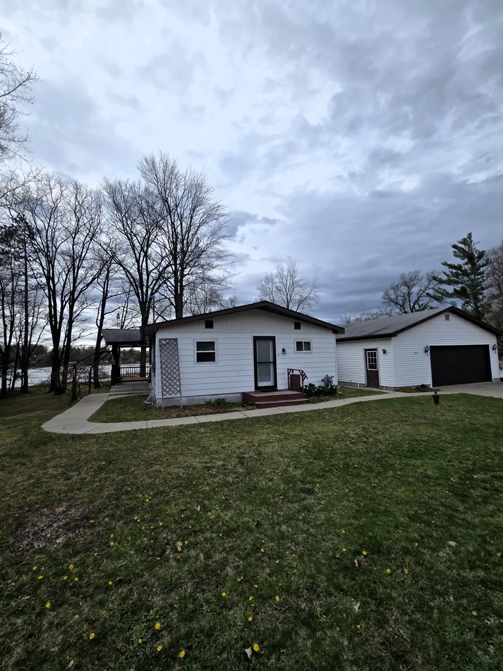 20041 E Chippewa Lake Drive Chippewa Township, MI 49631
