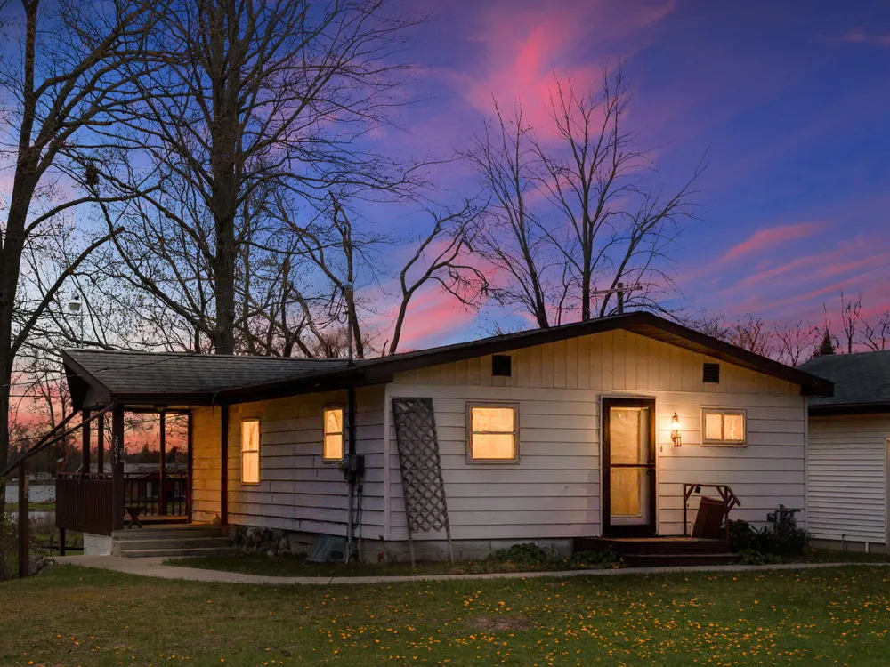 20041 E Chippewa Lake Drive Chippewa Township, MI 49631