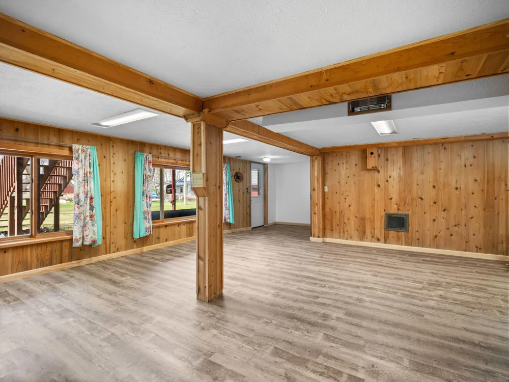 20041 E Chippewa Lake Drive Chippewa Township, MI 49631