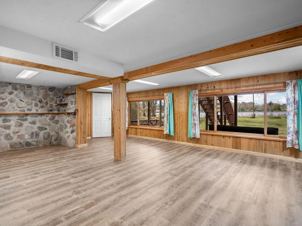 20041 E Chippewa Lake Drive Chippewa Township, MI 49631