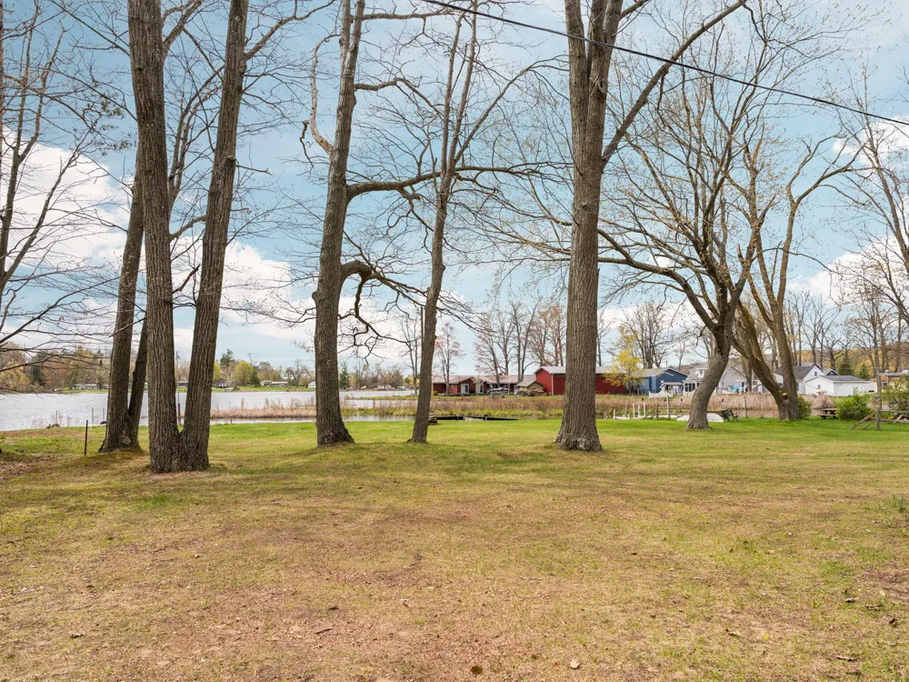 20041 E Chippewa Lake Drive Chippewa Township, MI 49631