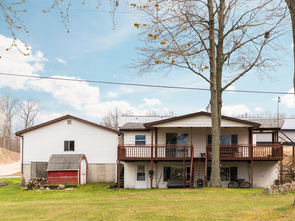 20041 E Chippewa Lake Drive Chippewa Township, MI 49631
