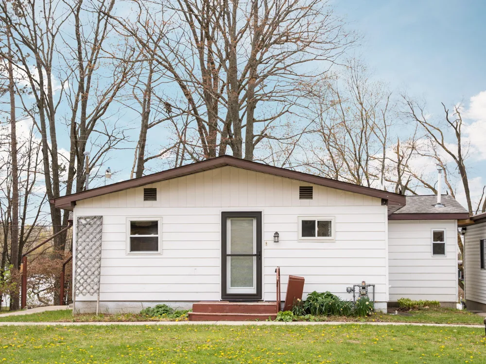 20041 E Chippewa Lake Drive Chippewa Township, MI 49631