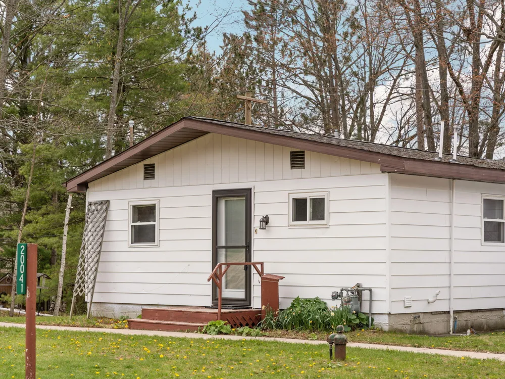 20041 E Chippewa Lake Drive Chippewa Township, MI 49631