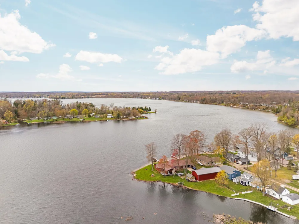 20041 E Chippewa Lake Drive Chippewa Township, MI 49631