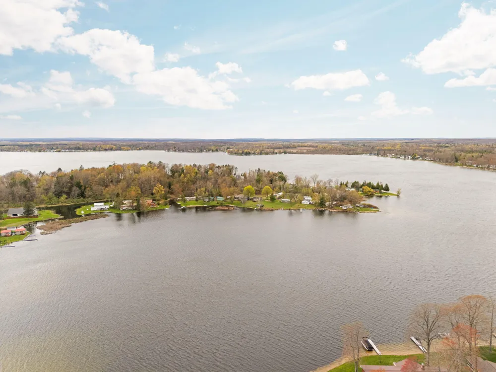 20041 E Chippewa Lake Drive Chippewa Township, MI 49631