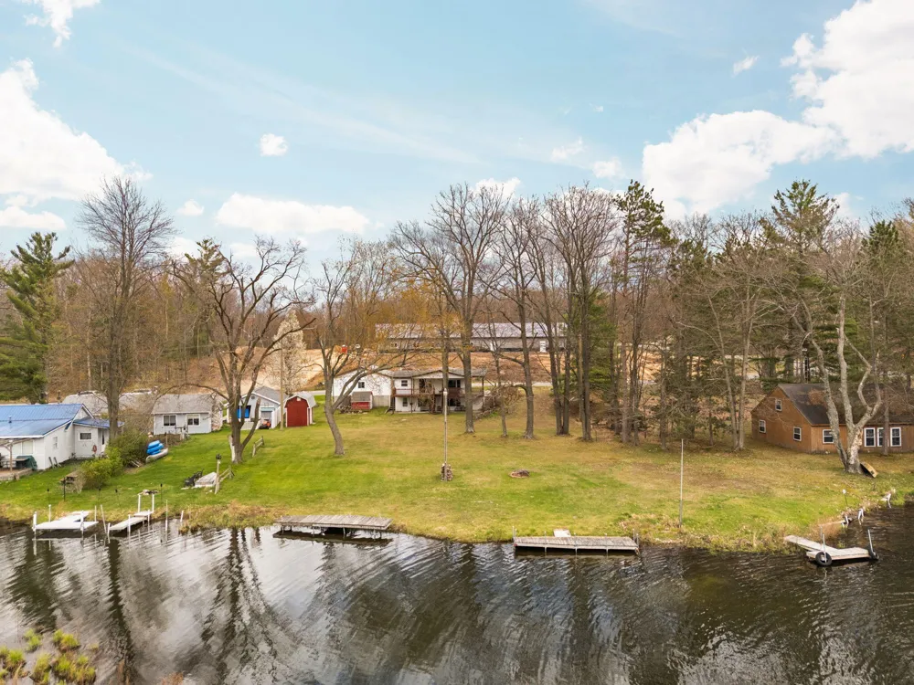 20041 E Chippewa Lake Drive Chippewa Township, MI 49631