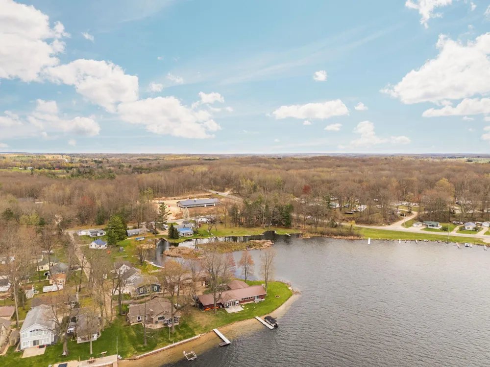 20041 E Chippewa Lake Drive Chippewa Township, MI 49631