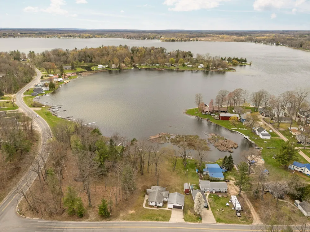20041 E Chippewa Lake Drive Chippewa Township, MI 49631