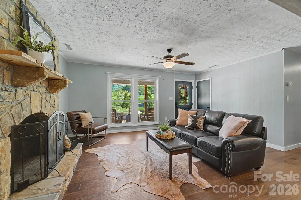 160 Canter Lane Sylva, NC 28779